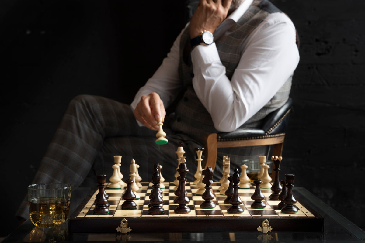 L’histoire du jeu d’échecs : origines, évolution et diffusion à travers le monde