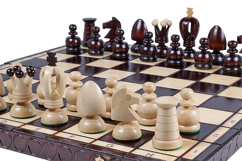 Jeu d'Echecs ROYAL en bois de charme, de grande taille (44 x 44cm) - Ensemble Complet