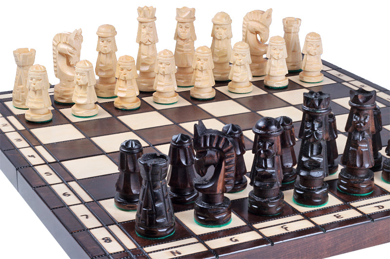 Jeu d'Echecs GIEWONT en bois de tilleul, de taille moyenne (57 x 57cm) - Ensemble Complet