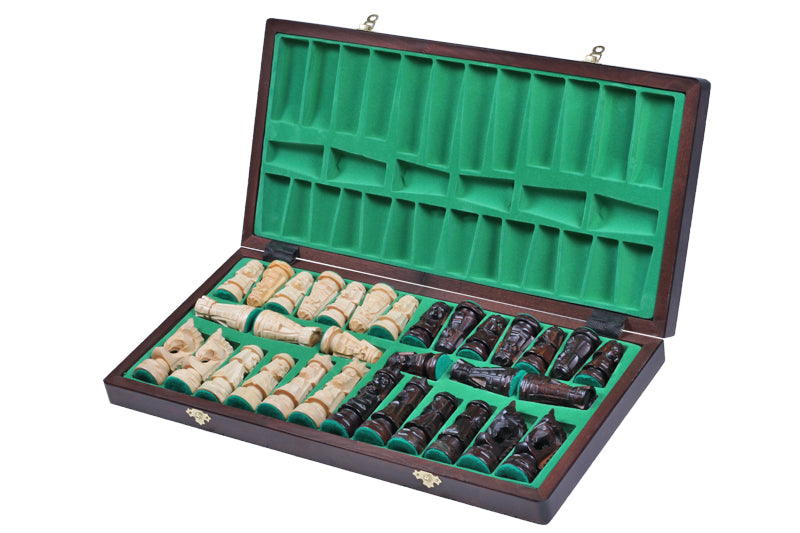 Jeu d'Echecs GIEWONT en bois de tilleul, de taille moyenne (57 x 57cm) - Ensemble Complet