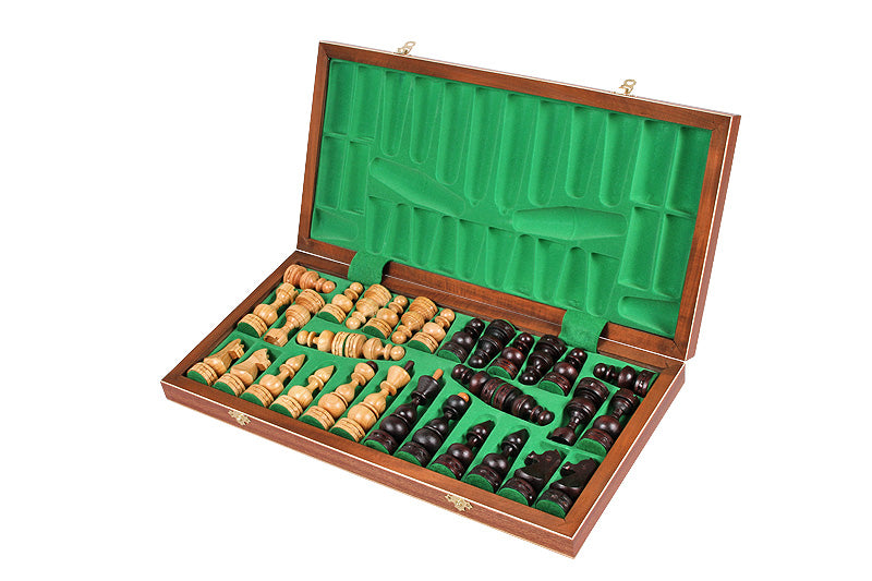 Jeu d'échecs en bois de cerisier sauvage avec l'échiquier en marqueterie de bois d'acajou et sycomore, de grande taille (48 x 48cm) - Ensemble Complet