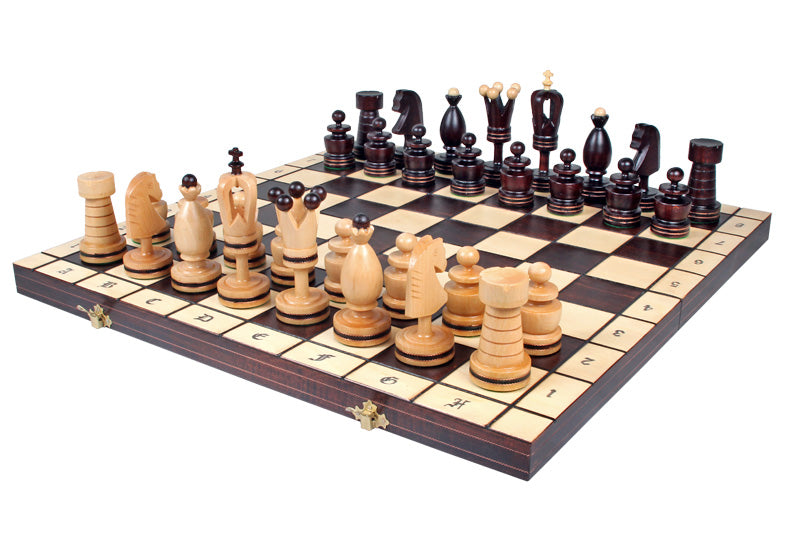 Jeu d'Echecs ROYAL avec incrustations en laiton, en bois bois de charme et de cerisier sauvage, de grande taille (50 x 50cm) - Ensemble Complet