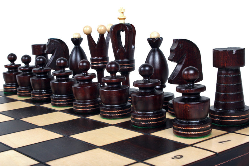 Jeu d'Echecs ROYAL avec incrustations en laiton, en bois bois de charme et de cerisier sauvage, de grande taille (50 x 50cm) - Ensemble Complet