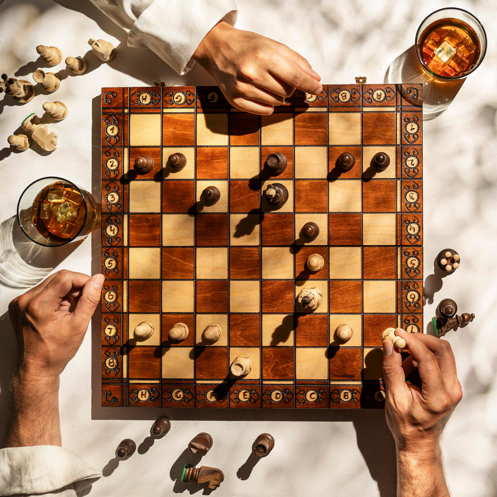 Jeu d'échecs SENATEUR en bois de charme, de taille moyenne (41 x 41cm) - Ensemble Complet