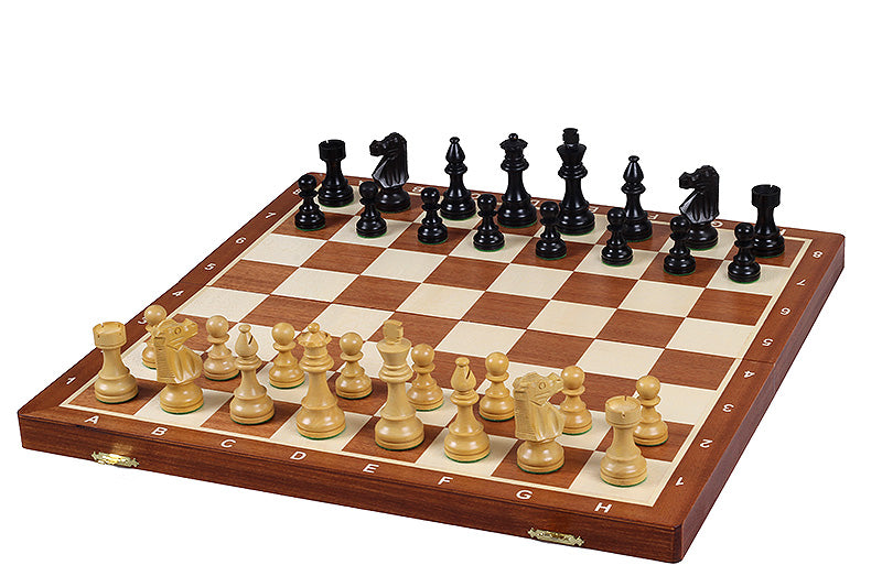 Jeu d'échecs de tournoi avec les pièces French en bois de buis de taille 5 (48x48cm) - L'ensemble complet