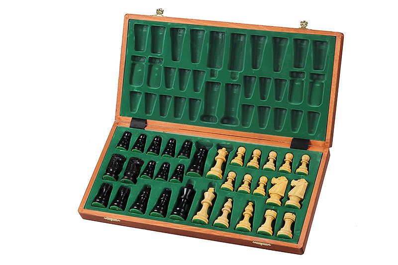 Jeu d'échecs de tournoi avec les pièces French en bois de buis de taille 5 (48x48cm) - L'ensemble complet