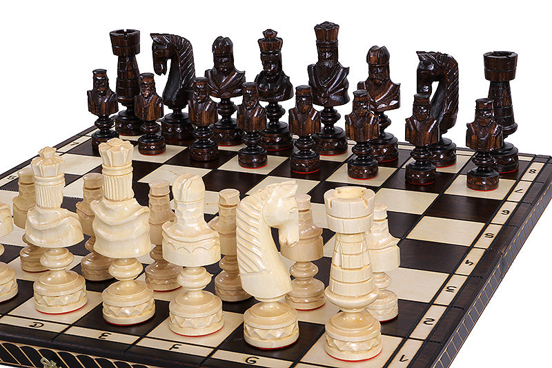 Jeu d'échecs en bois sculpté CESAR LARGE de grande taille  (85 x 85 cm)