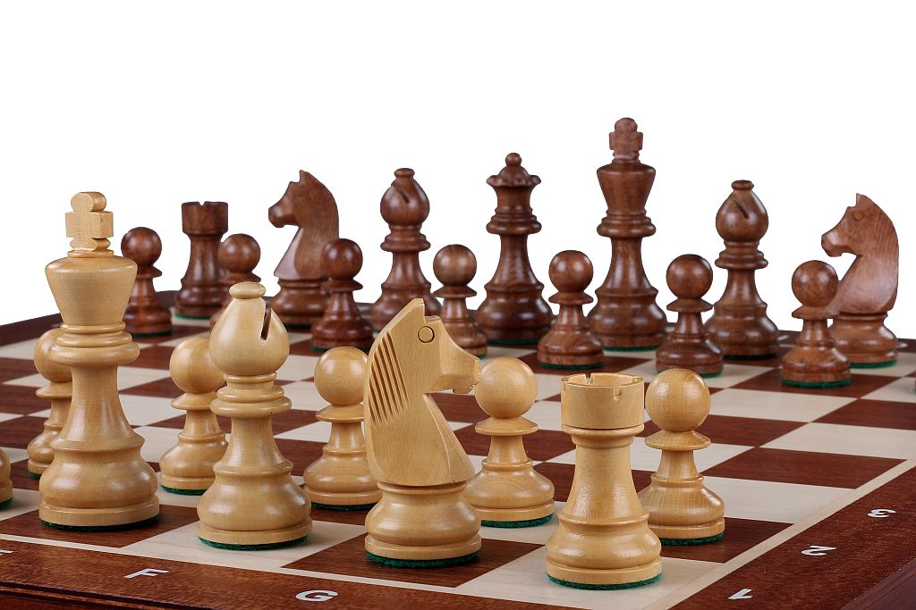 Jeu d'échecs de tournoi avec les pièces German Knight (Timeless) en bois d'acacia et buis de taille 5 (48x48cm) - L'ensemble complet