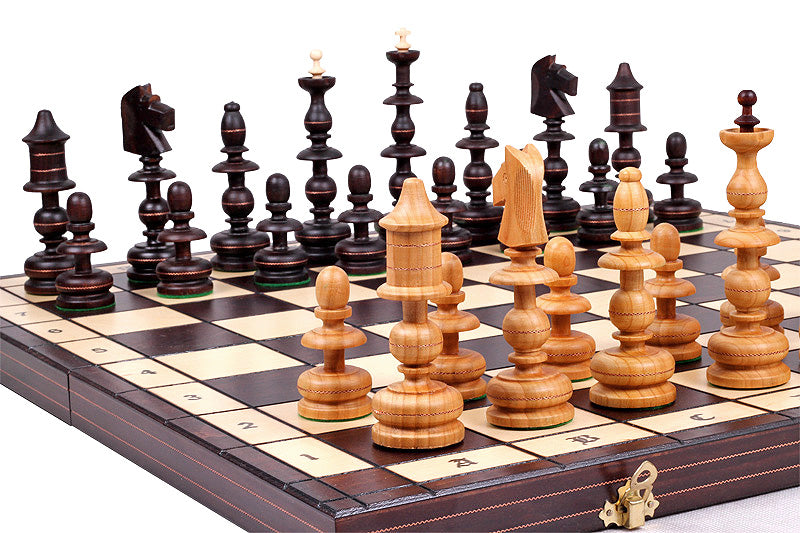 Jeu d'd'échecs POLONAIS ANCIEN en bois de cerisier sauvage, de grande taille (56 x 56 cm)