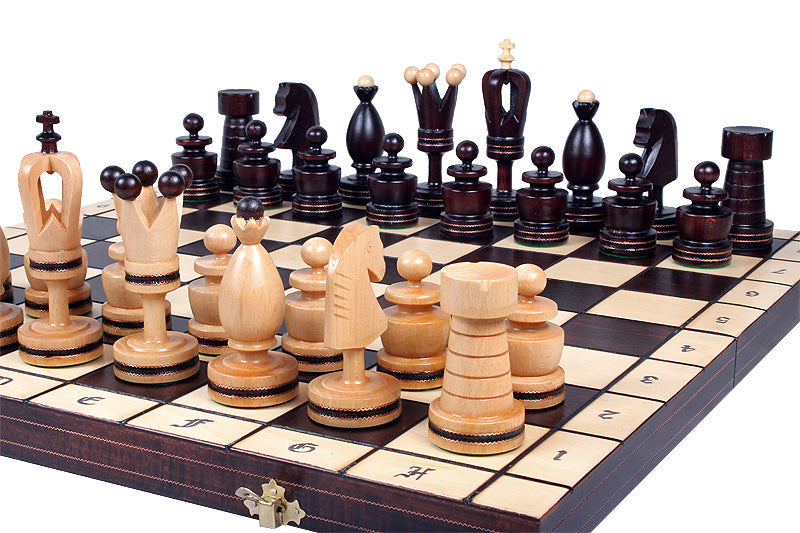 Jeu d'Echecs ROYAL avec incrustations en laiton, en bois bois de charme et de cerisier sauvage, de grande taille (50 x 50cm) - Ensemble Complet