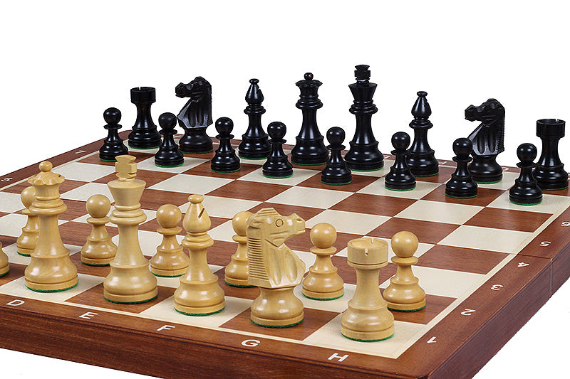 Jeu d'échecs de tournoi avec les pièces French en bois de buis de taille 5 (48x48cm) - L'ensemble complet