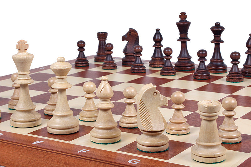 Jeu d'échecs DE TOURNOI No 6 en bois de charme avec l'échiquier en marqueterie de bois d'acajou et sycomore, de grande taille (54 x 54cm) - Ensemble Complet