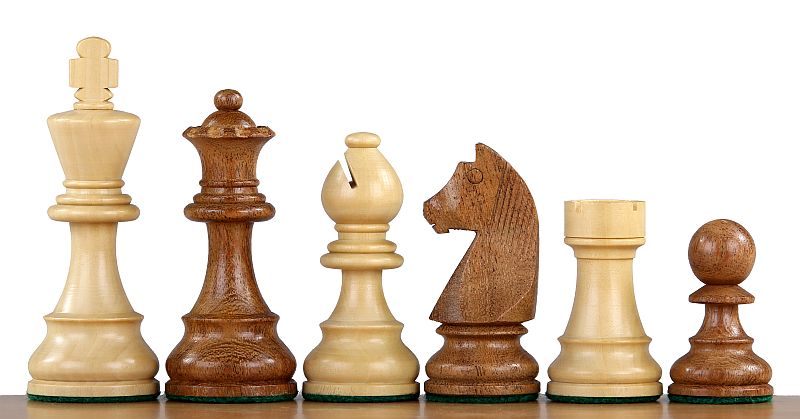 Pièces d'échecs German Knight (Timeless) en bois d'acacia et buis - Taille 3,75''