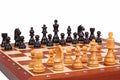 Jeu d'échecs de tournoi avec les pièces German Knight en bois de buis de taille 5 (48x48cm) - L'ensemble complet